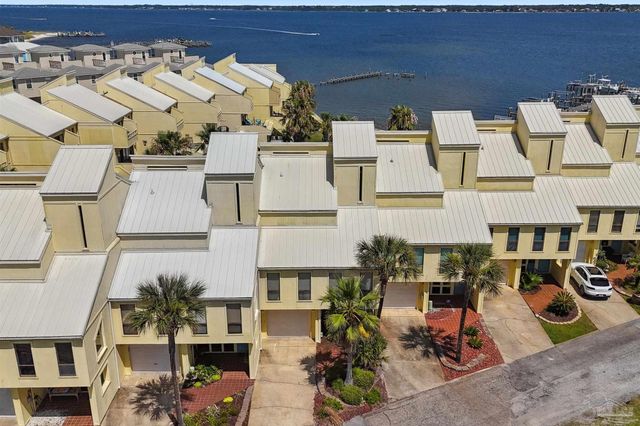 8520 Gulf Blvd 15, Navarre Beach, FL 32566