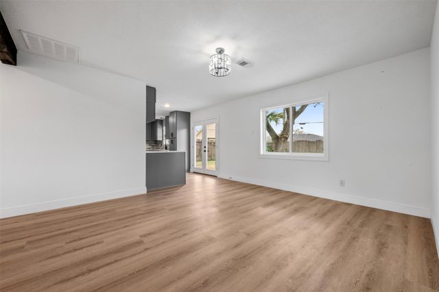 5734 Farwell Drive, Houston, TX 77035