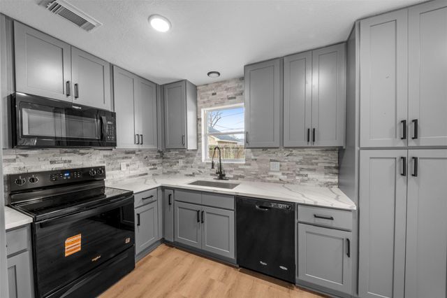 5734 Farwell Drive, Houston, TX 77035