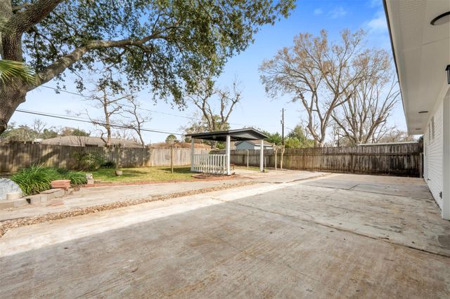 5734 Farwell Drive, Houston, TX 77035
