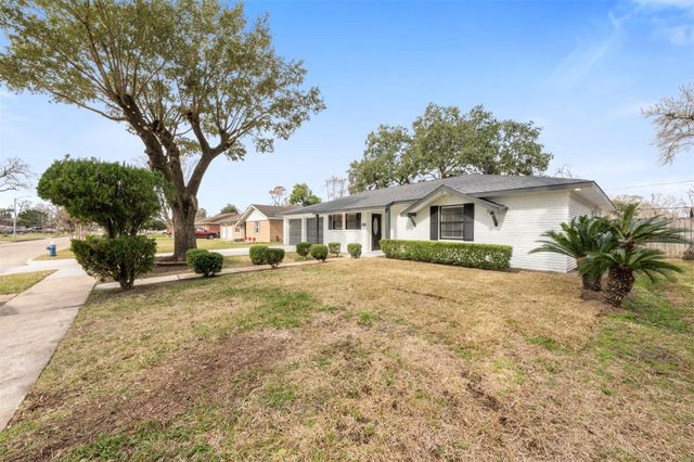 5734 Farwell Drive, Houston, TX 77035