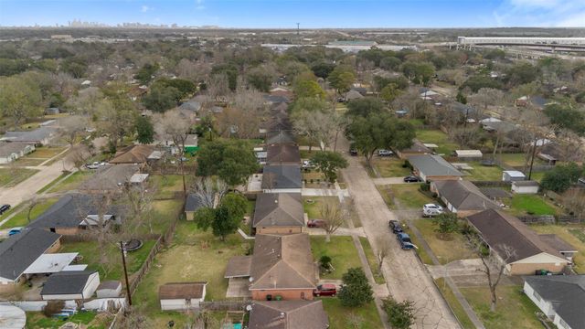 5734 Farwell Drive, Houston, TX 77035