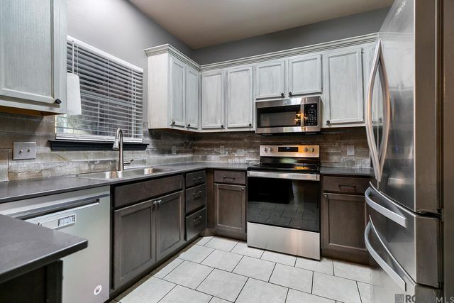 16369 W Great Oak Ct, Prairieville, LA 70769