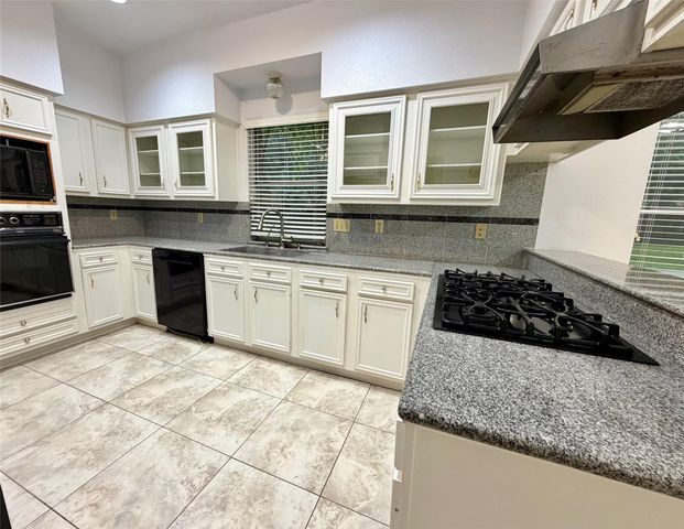 2226 Mill Creek Drive, Sugar Land, TX 77478