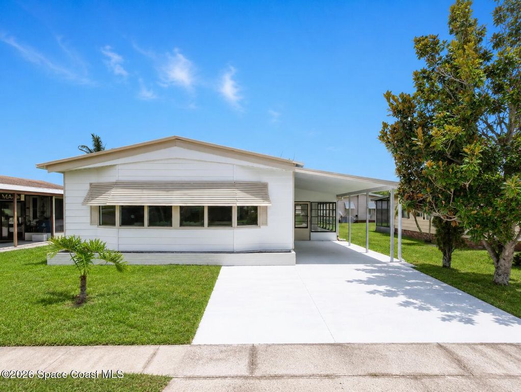 1945 Live Oak Street NE, Palm Bay, FL 32905