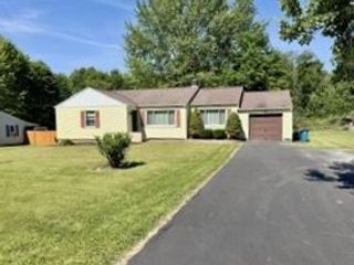 108 Aiken Rd, Shenango Twp, PA 16101