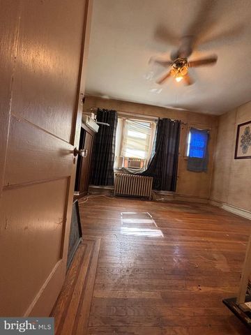 1266 MAGNOLIA AVE, Camden, NJ 08103
