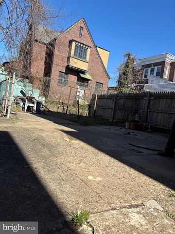 1266 MAGNOLIA AVE, Camden, NJ 08103