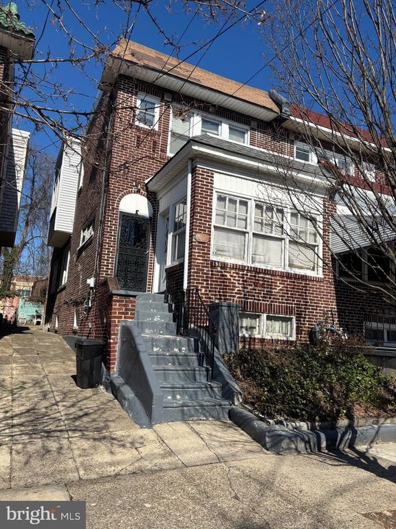 1266 MAGNOLIA AVE, Camden, NJ 08103