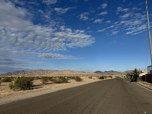 10123 S Typhoon Ave, Yuma, AZ 85365
