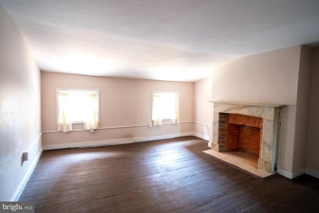 869 N HOWARD ST, Baltimore, MD 21201