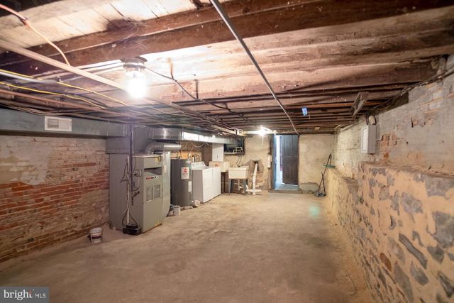 869 N HOWARD ST, Baltimore, MD 21201