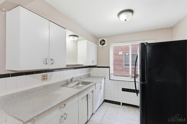 3911 E Gatewood Lane, Silverton, OH 45236