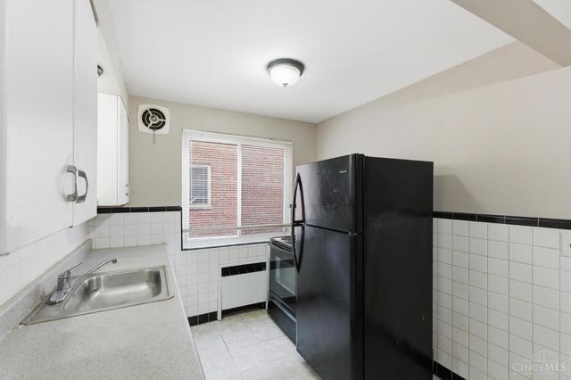 3911 E Gatewood Lane, Silverton, OH 45236