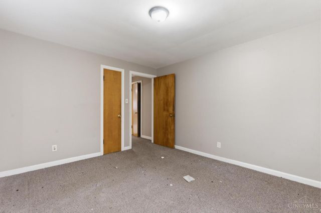 3911 E Gatewood Lane, Silverton, OH 45236