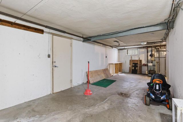 3911 E Gatewood Lane, Silverton, OH 45236