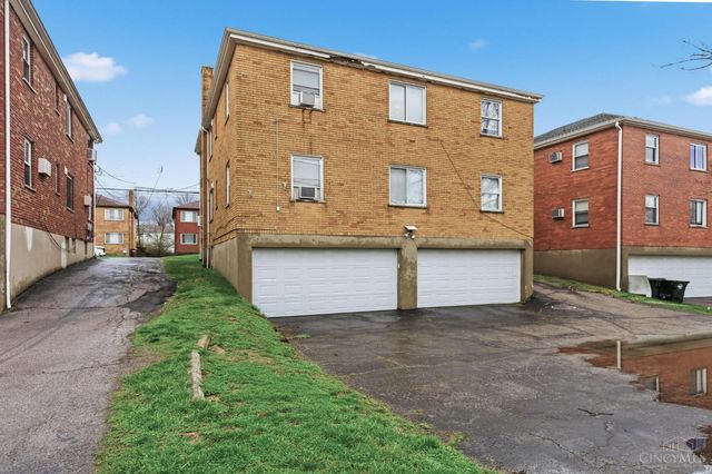 3911 E Gatewood Lane, Silverton, OH 45236