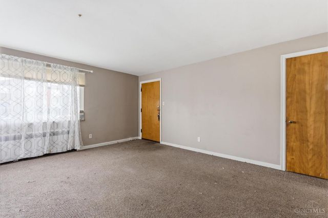 3911 E Gatewood Lane, Silverton, OH 45236