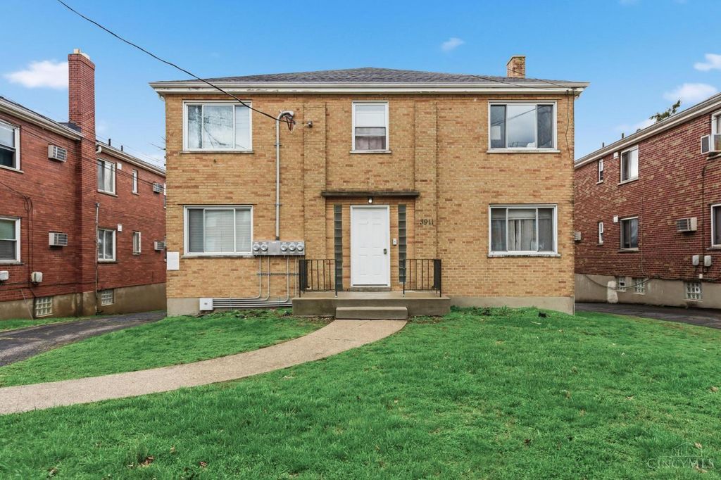 3911 E Gatewood Lane, Silverton, OH 45236