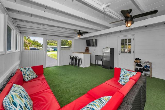 10415 110TH AVENUE, Largo, FL 33773