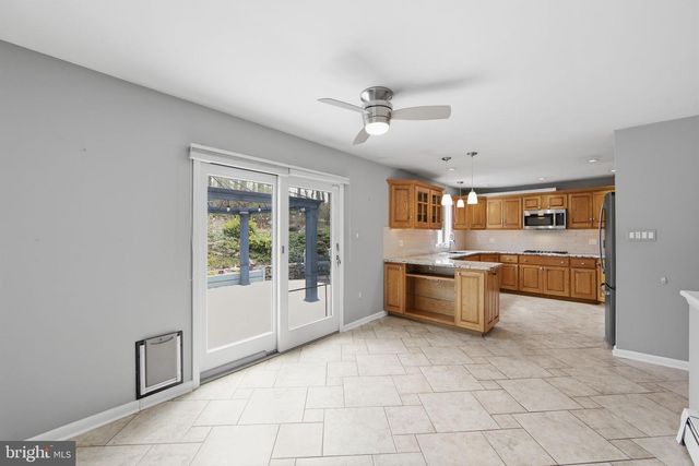 117 CREAMERY RD, Elverson, PA 19520