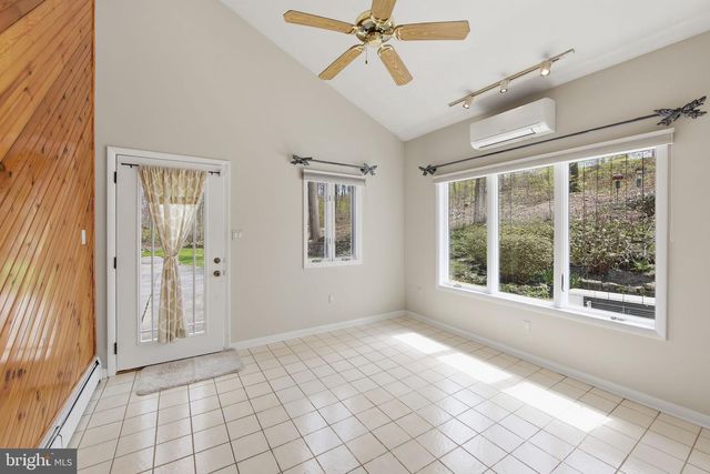 117 CREAMERY RD, Elverson, PA 19520