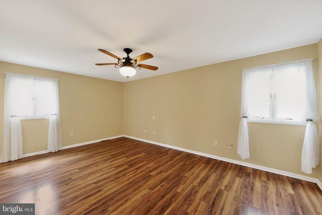 117 CREAMERY RD, Elverson, PA 19520