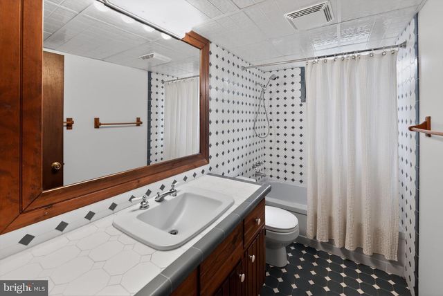 117 CREAMERY RD, Elverson, PA 19520