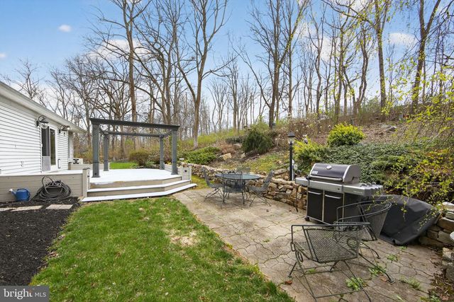 117 CREAMERY RD, Elverson, PA 19520