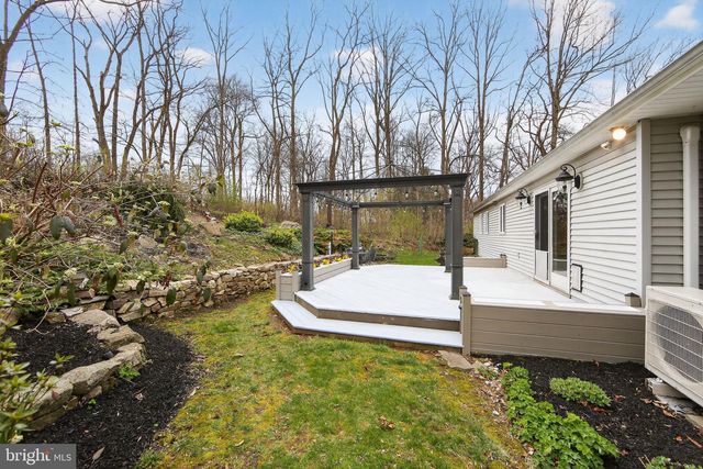 117 CREAMERY RD, Elverson, PA 19520