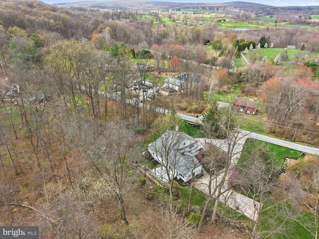 117 CREAMERY RD, Elverson, PA 19520