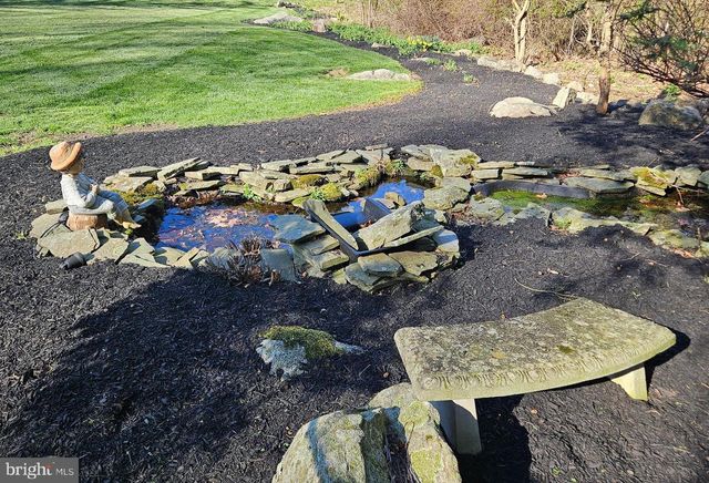 117 CREAMERY RD, Elverson, PA 19520