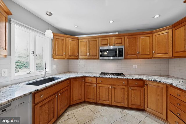 117 CREAMERY RD, Elverson, PA 19520