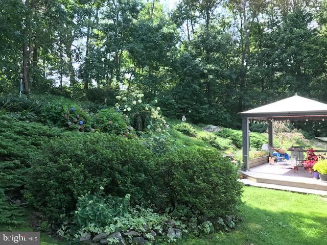 117 CREAMERY RD, Elverson, PA 19520