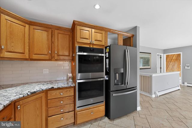 117 CREAMERY RD, Elverson, PA 19520