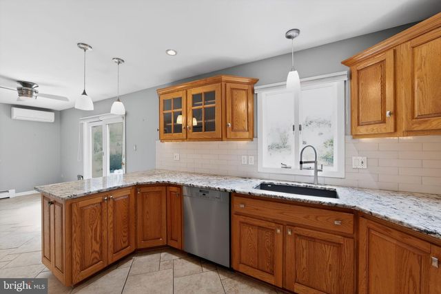 117 CREAMERY RD, Elverson, PA 19520