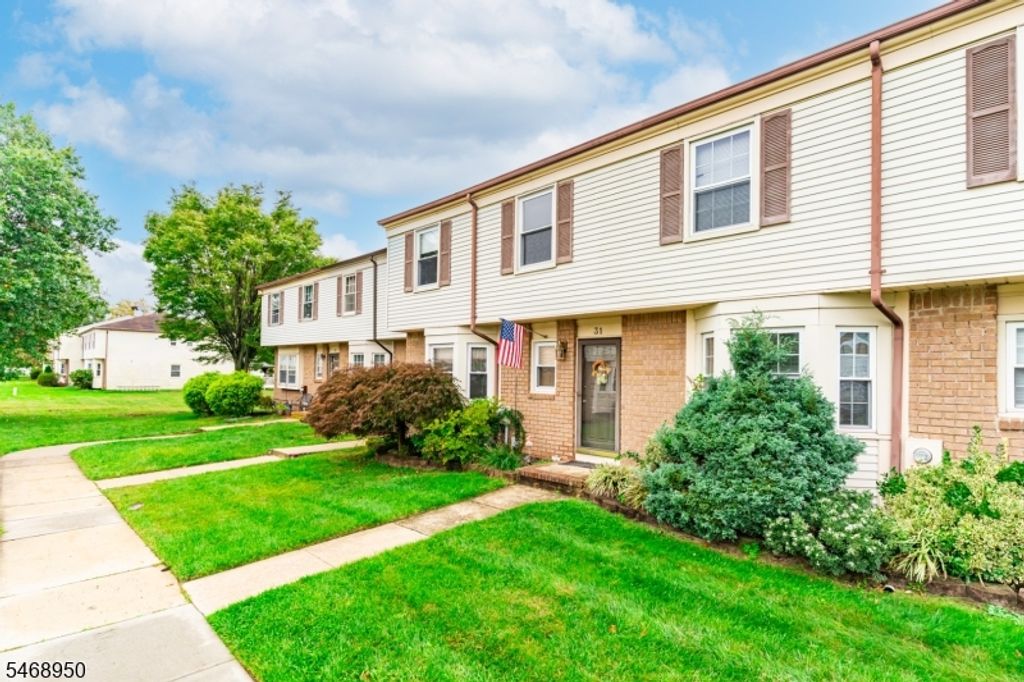 31 Astor Ct, Sayreville Boro, NJ 08872 — photo 2