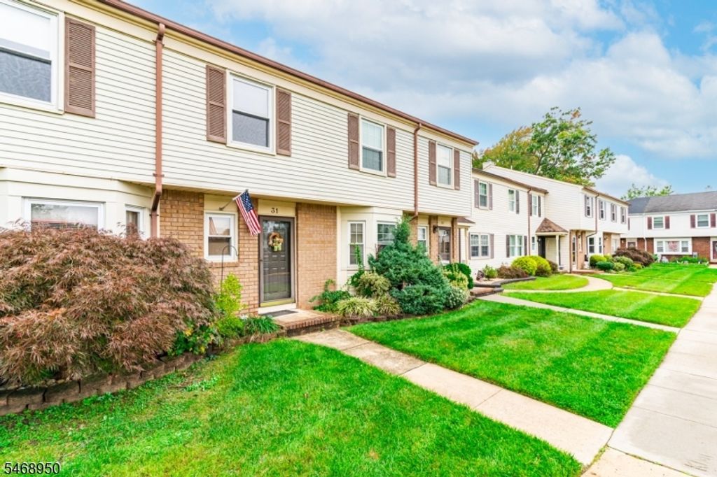 31 Astor Ct, Sayreville Boro, NJ 08872 — photo 3