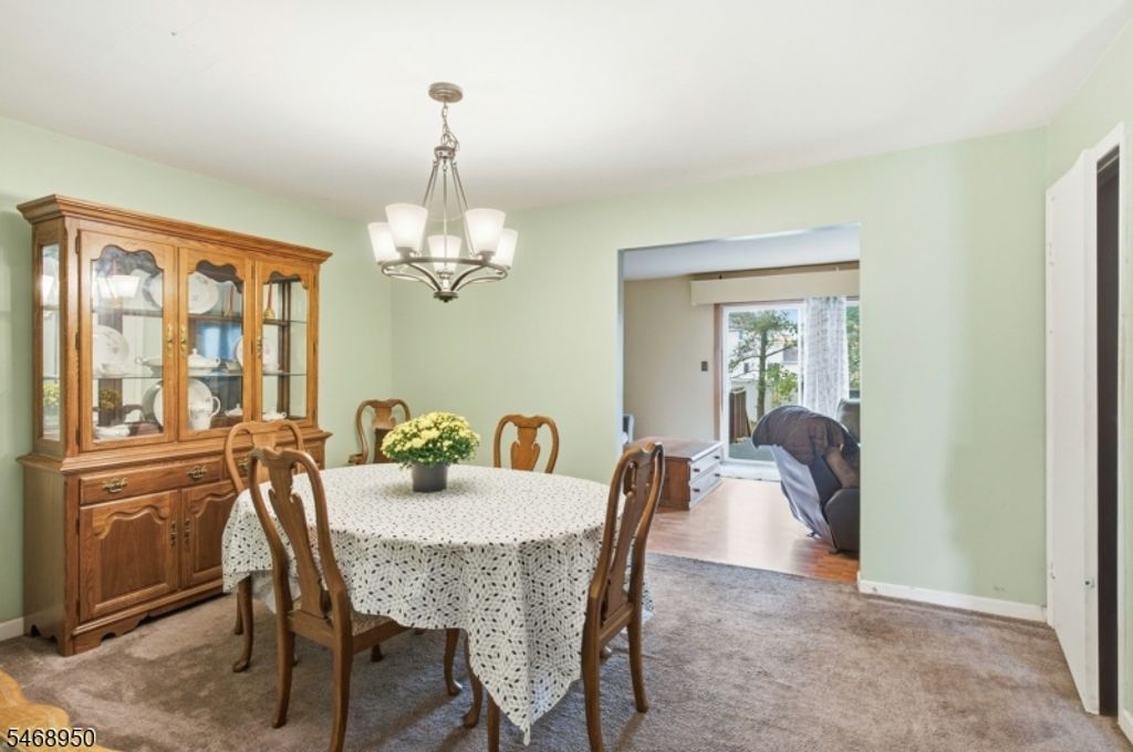 31 Astor Ct, Sayreville Boro, NJ 08872 — photo 5