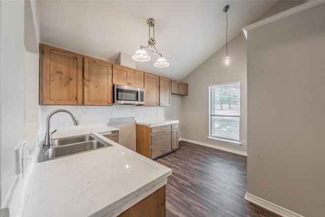 4052 La Costa Court, Irving, TX 75038