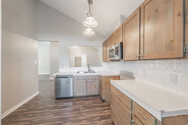 4052 La Costa Court, Irving, TX 75038