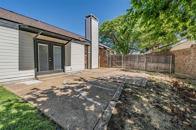 4052 La Costa Court, Irving, TX 75038