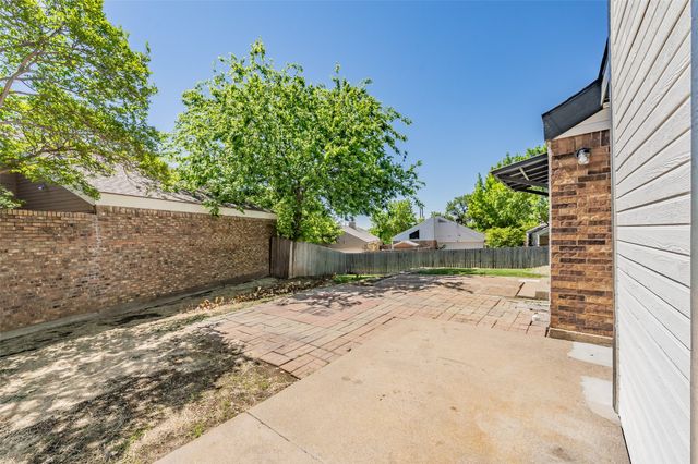 4052 La Costa Court, Irving, TX 75038