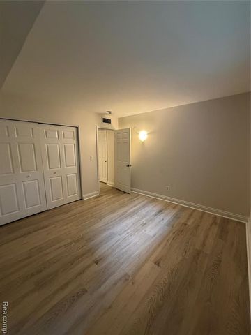 2245 Walton Boulevard 56, Rochester Hills, MI 48309