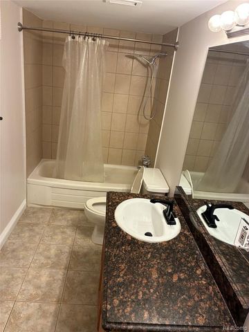 2245 Walton Boulevard 56, Rochester Hills, MI 48309