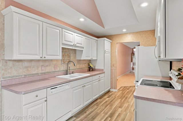 48659 Sundance Court, Shelby Charter Township, MI 48315