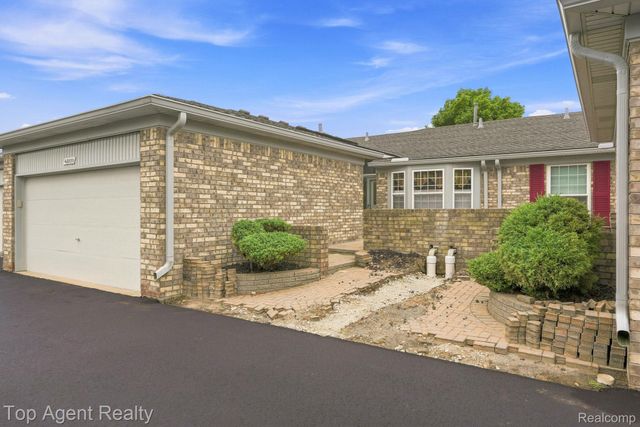 48659 Sundance Court, Shelby Charter Township, MI 48315