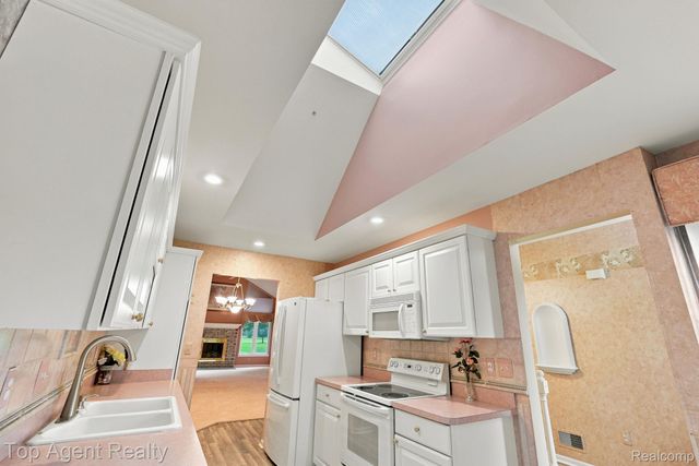 48659 Sundance Court, Shelby Charter Township, MI 48315