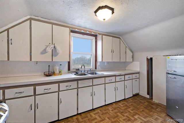 4138 Lapeer Road, Burton, MI 48509