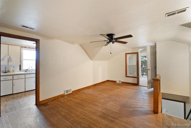 4138 Lapeer Road, Burton, MI 48509